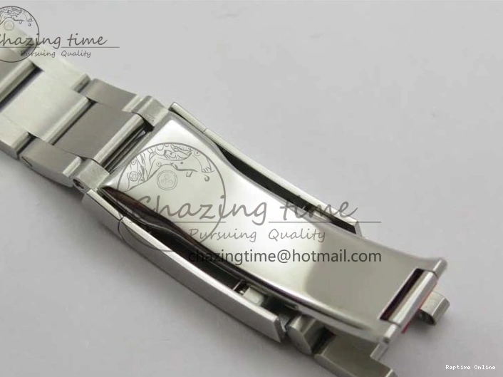 1226 Casual Oyster Perpetual 41mm 124300 EWF Best Edition Red Dial on SS Bracelet A 2856